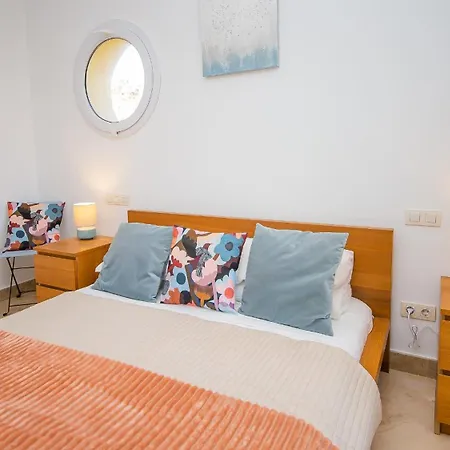 Majestic Hills 5 7 * Casares