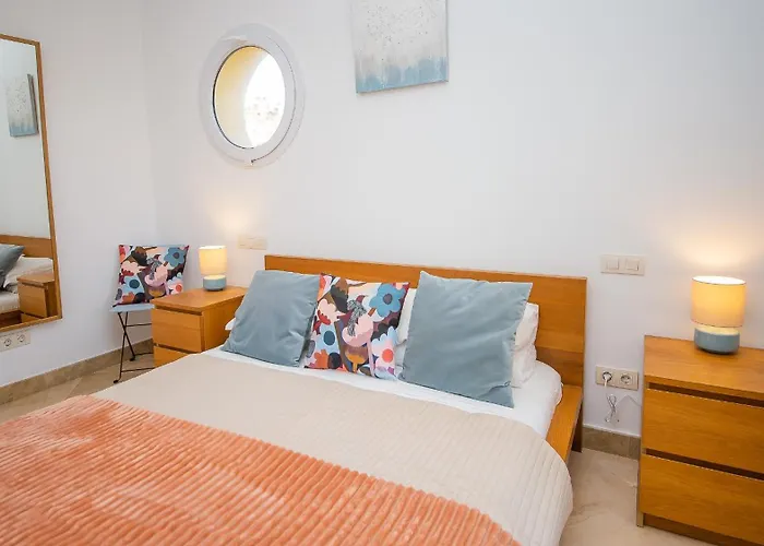 Majestic Hills 5 7 * Casares